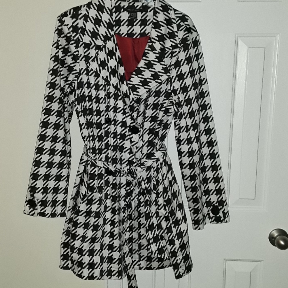 Never worn Robertlouis double-breasted trench coat